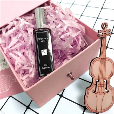 الورق الممزق المعاد تدويره للتغليف